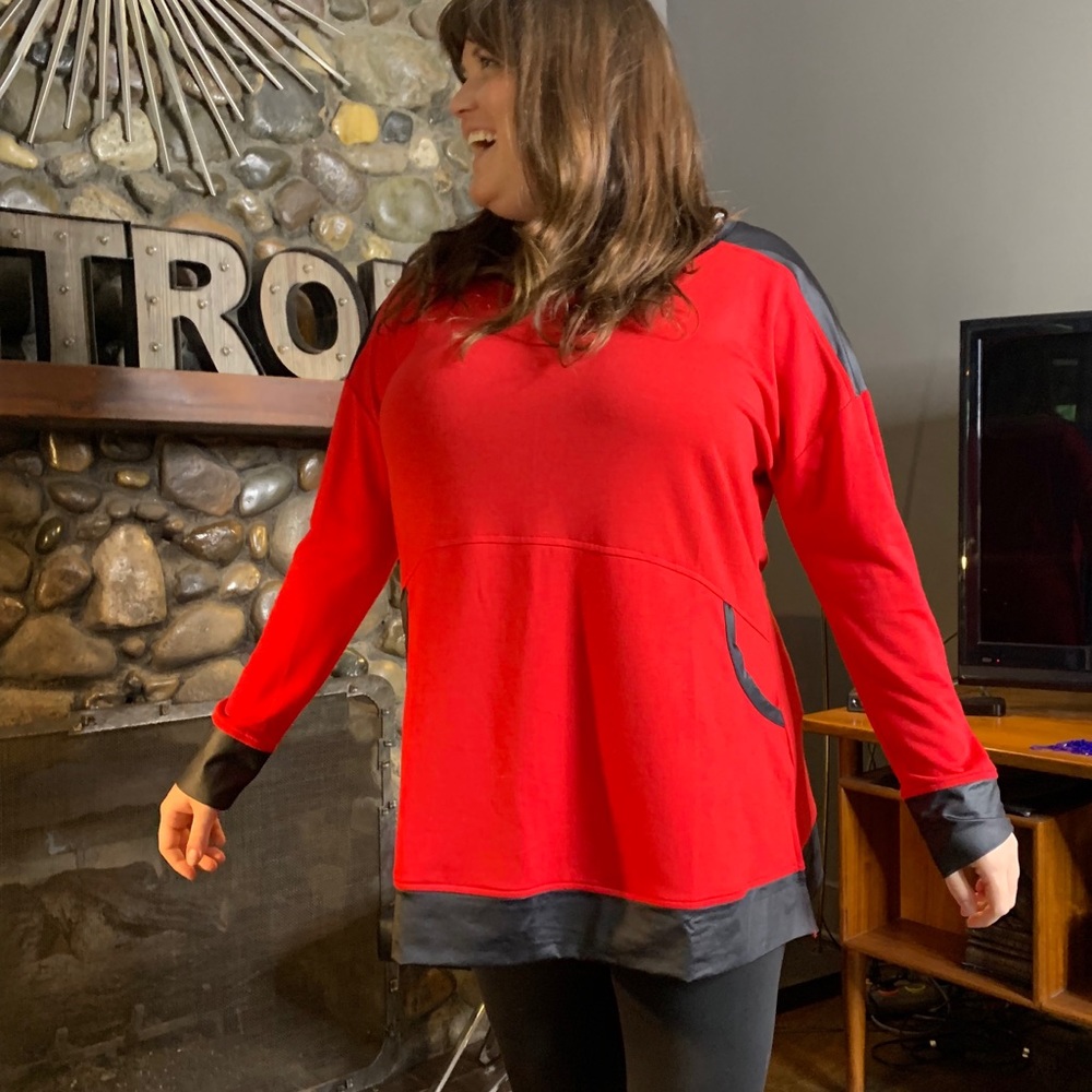Lane Bryant Livi active workout or lounge top.